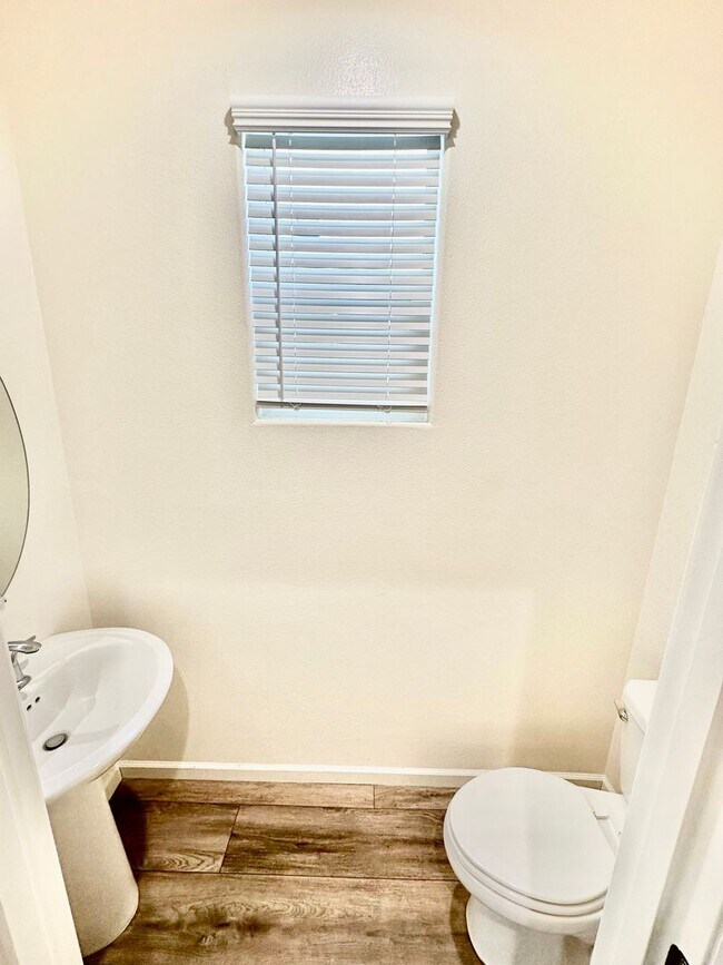 Building Photo - Newly Built 3/2.5 Bonadelle Home in Riverstone Community
