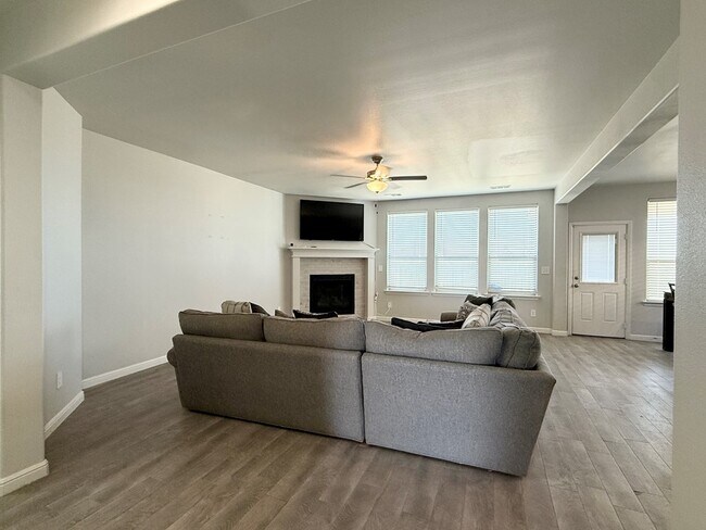 Building Photo - 7104 Thomas Paine Rd