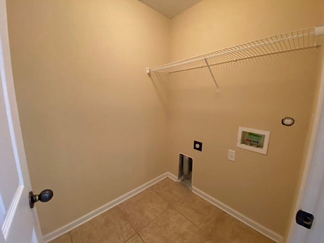 Building Photo - Gated Community - 3 Bedroom 2 Bathroom Cordova Rental Home