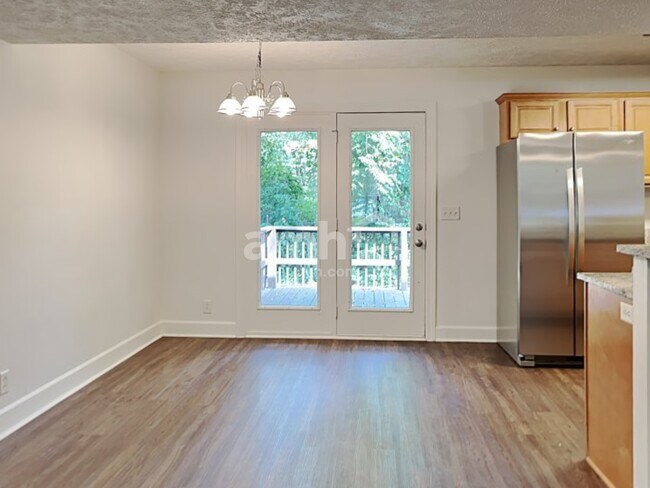 Building Photo - 2049 Aberdeen Cir