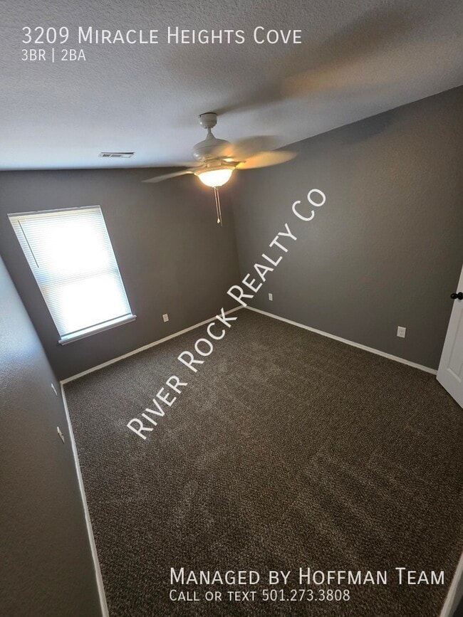 Building Photo - 3209 Miracle Heights Cove