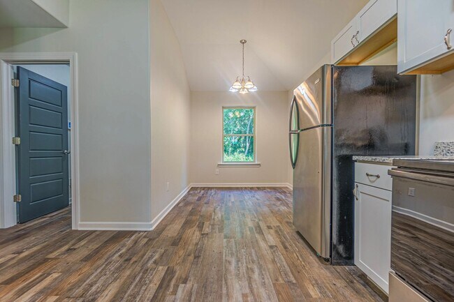 Building Photo - Spacious Four-Bedroom Two-Bath Home on One...