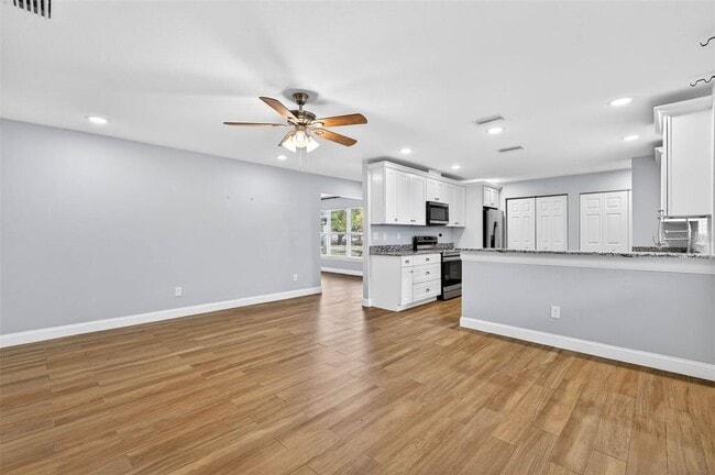 Building Photo - 1012 W Adalee St