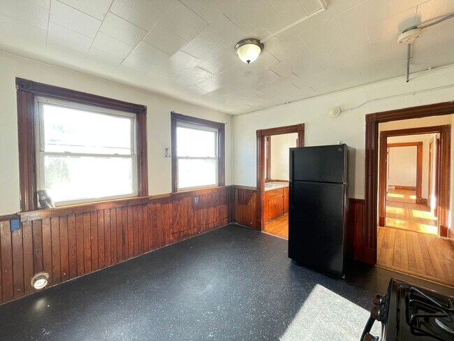 Building Photo - 457 Beech St