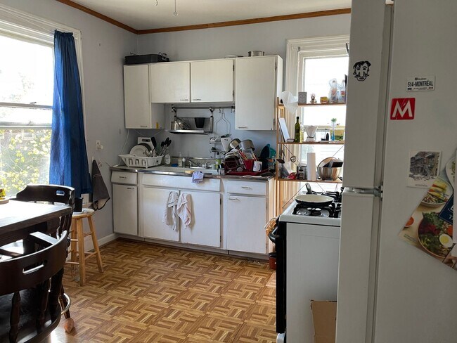 Building Photo - 288 Willow St