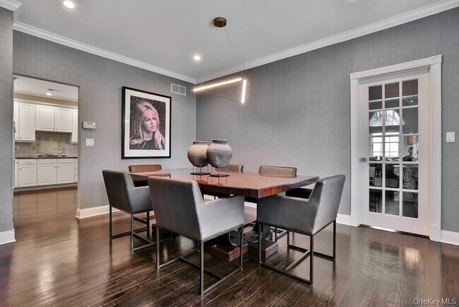 Building Photo - 8 Caruso Pl