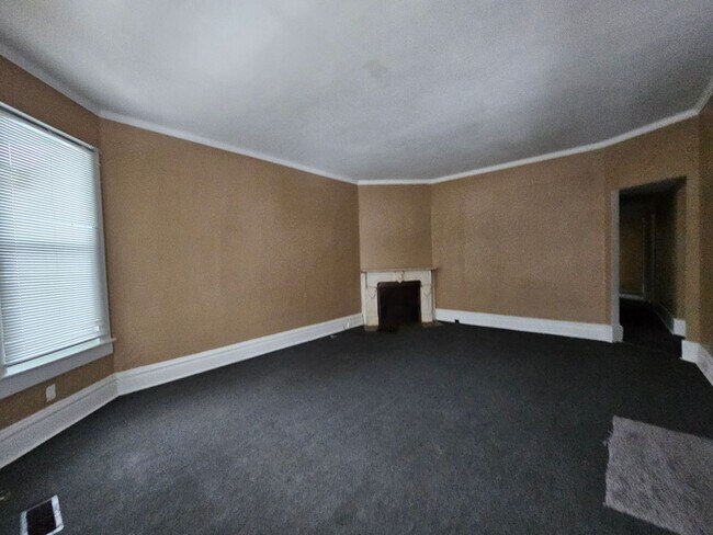 Building Photo - 1721 W Sherman Ave