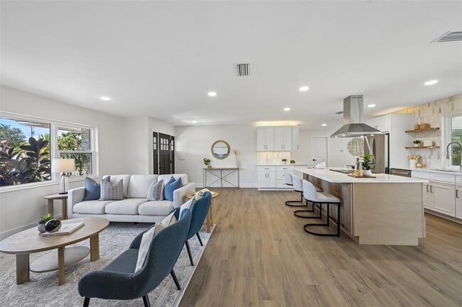 Building Photo - 6735 Keystone Dr