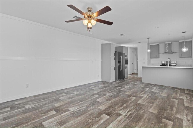 Building Photo - 16831 Oak Leaf Ct