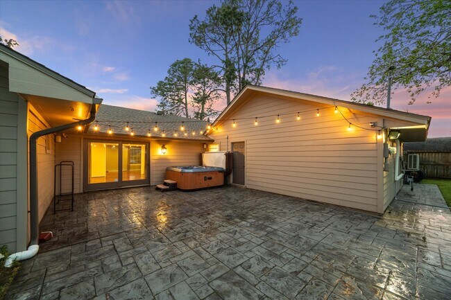 Building Photo - 9222 Bronco Dr