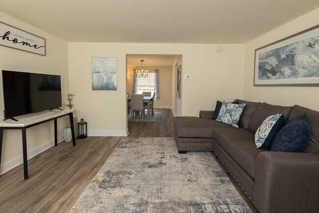 Building Photo - Walnut Grove Townhomes*