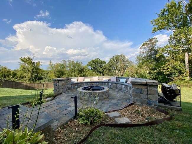 Building Photo - 2225 Maytown Cir