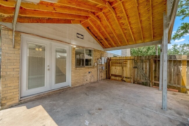 Building Photo - 5023 Whispering Falls Dr