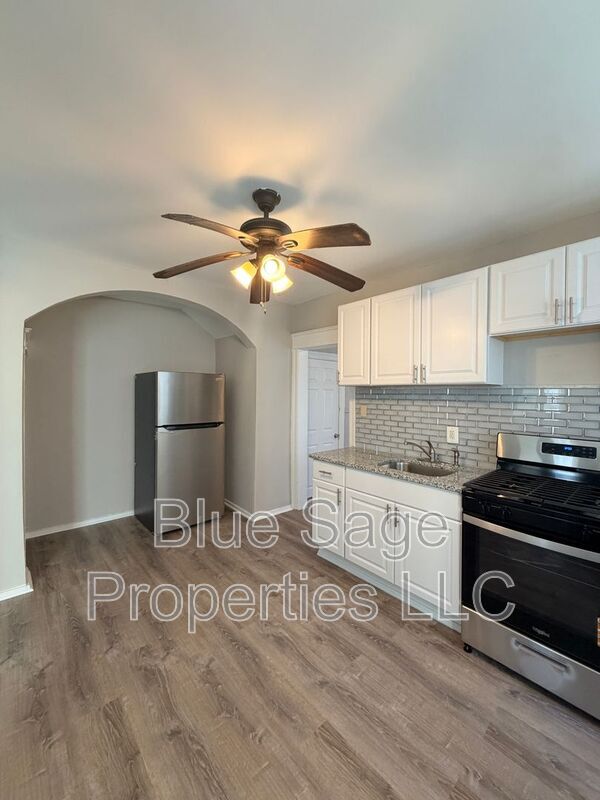 Building Photo - 425 Pusey Ave