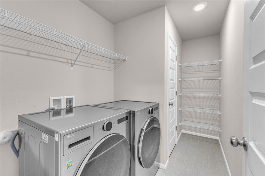 Building Photo - 1521 10th Pl