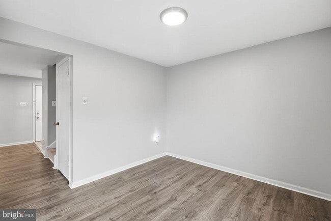 Building Photo - 9018 Jersey Dr
