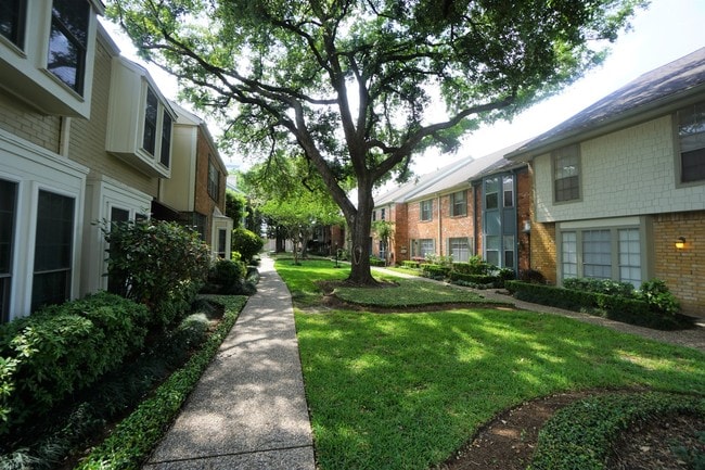 Building Photo - Charming Updated Two-Story Home in Gated C...