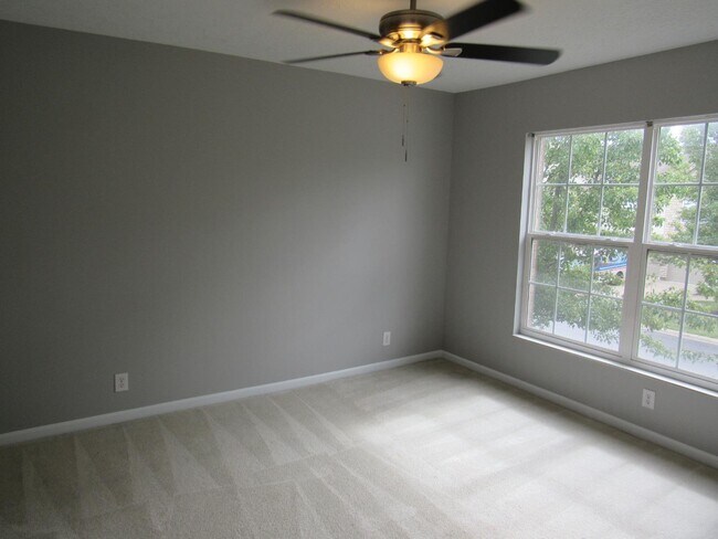 Building Photo - 6288 Lake Springs