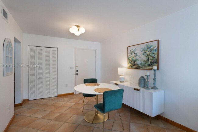 Building Photo - 1150 Madruga Ave