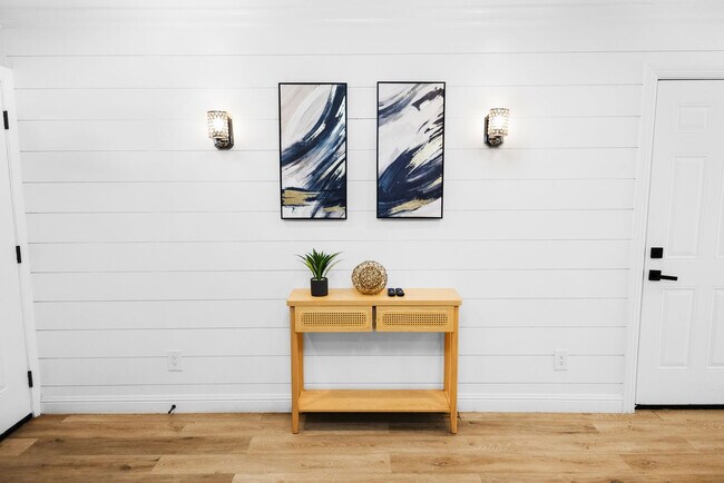 Building Photo - 451 E Lincoln Ave