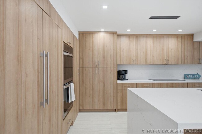 Building Photo - 1173 Hillsboro Mile