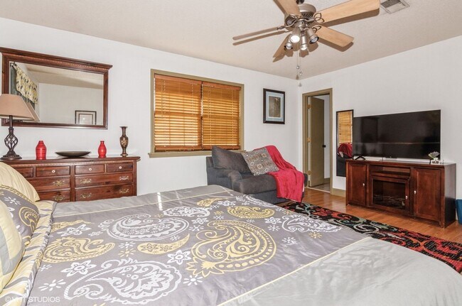 Building Photo - Long or Short term , NO HOA, fully furnished rental in SC!