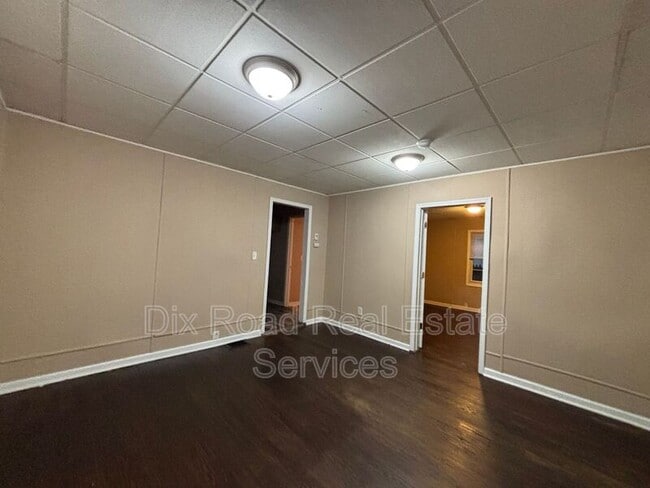 Building Photo - 1520 Lawn Ave