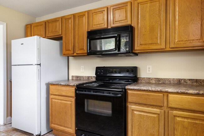 Building Photo - 55 Chestnut Dr