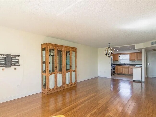 Building Photo - 10th FLR 2B/2BA Waterfront with Panoramic Intercoastal Views in 55+ Community