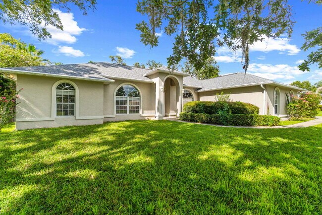 Building Photo - Beautiful 3-Bedroom Home with Private Setting & Open Floor Plan