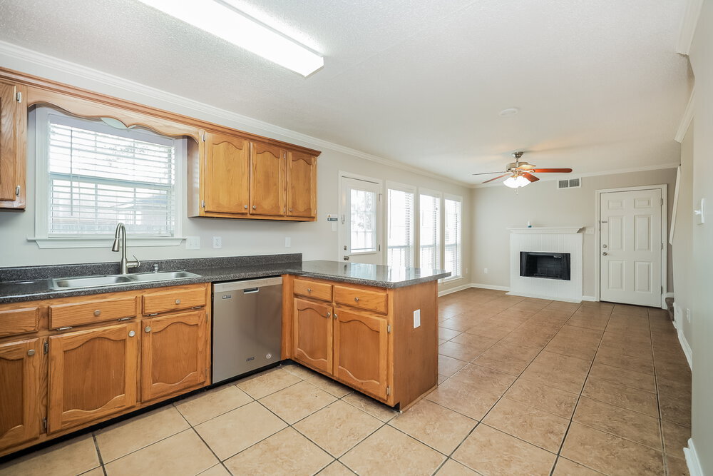 Building Photo - 6671 Hidden Fern Ln E