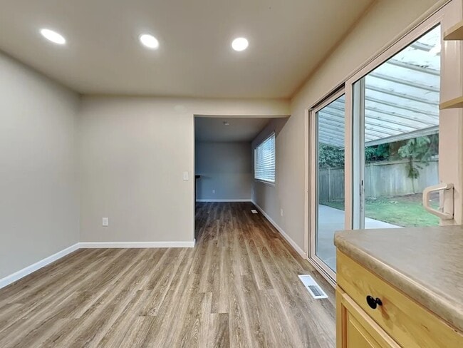 Building Photo - 31512 27th Ave SW