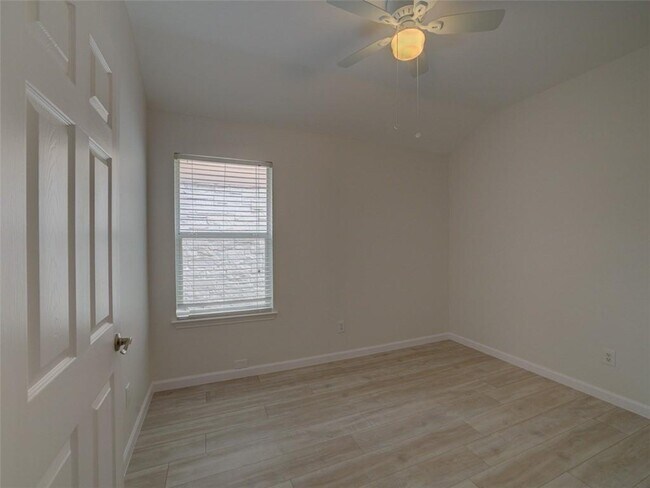 Building Photo - 1016 Zeus Cir