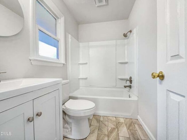 Building Photo - 5030 Chesapeake Rd