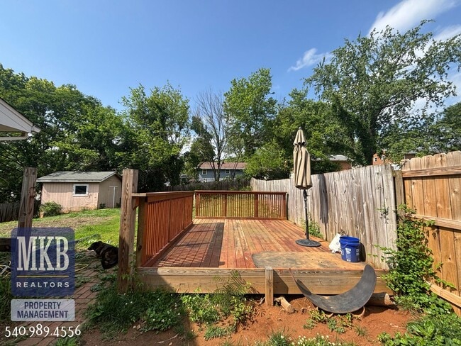 Building Photo - 4706 Casper Dr NE