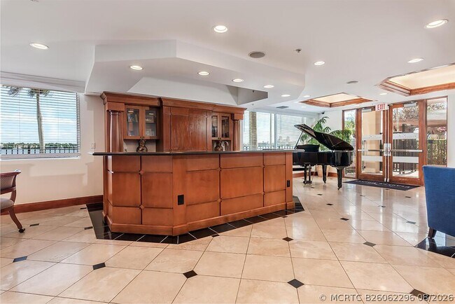 Building Photo - 1801 N Flagler Dr