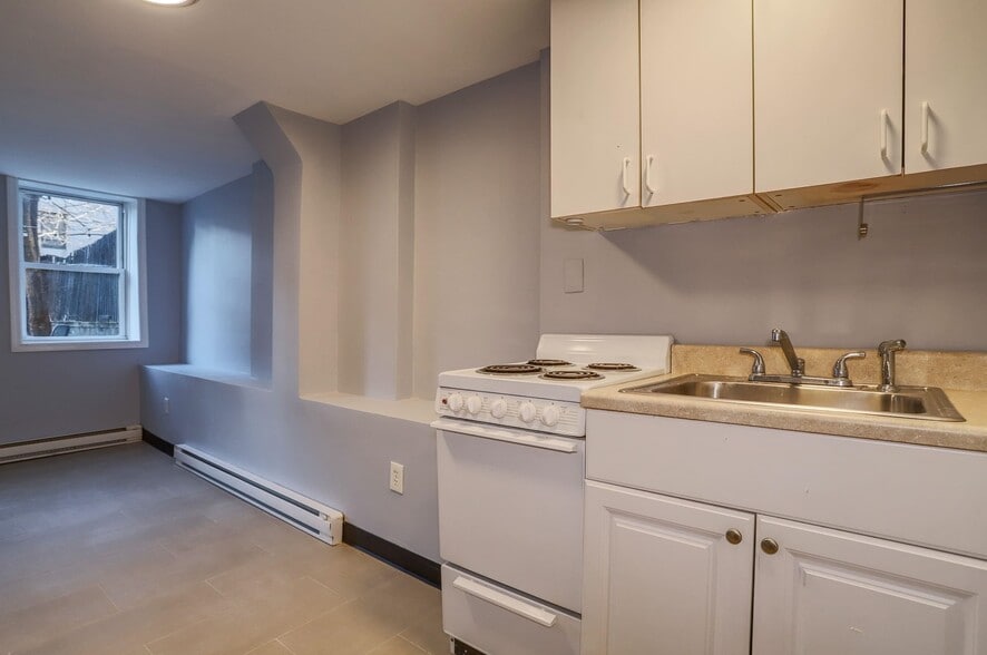 Building Photo - 320 Jefferson St