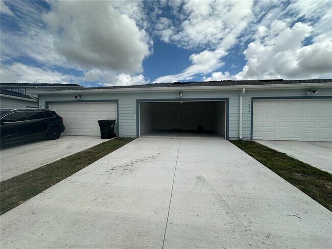 Building Photo - 4620 ORCHARD VIEW Aly