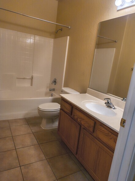 Building Photo - 1351 N Pleasant Dr
