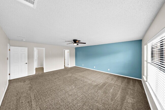 Building Photo - Spacious & Thoughtfully Updated 4-Bedroom ...