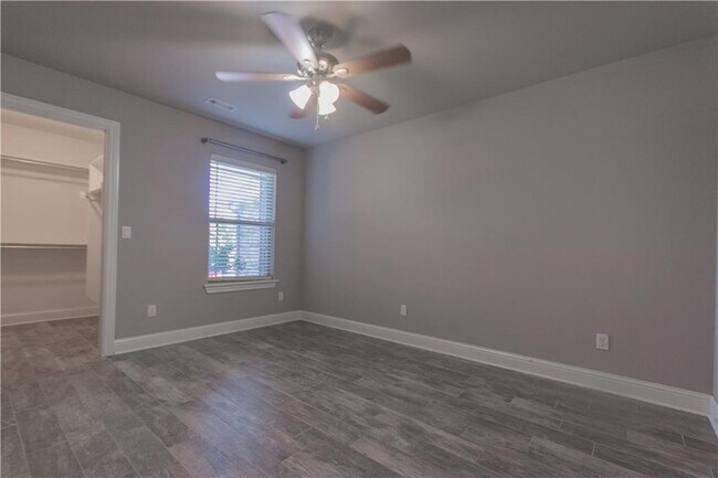 Building Photo - 3411 SW Gibson Ave