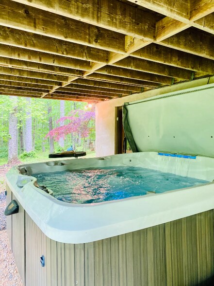 Building Photo - 510 Marges Mountain Ln