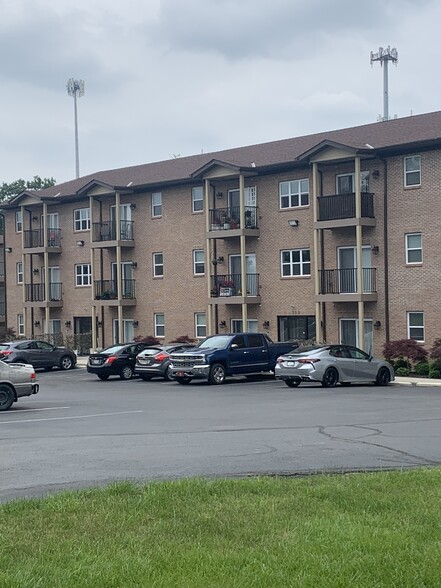 Building Photo - 722 Ohio Pike