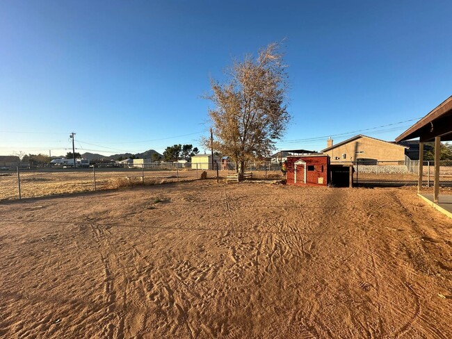 Building Photo - 3 BEDROOM APPLE VALLEY HOME