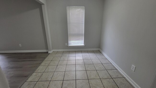 Building Photo - 3823 Rainford Dr