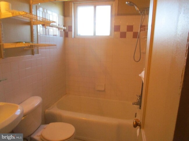 Building Photo - 2816 Keating St