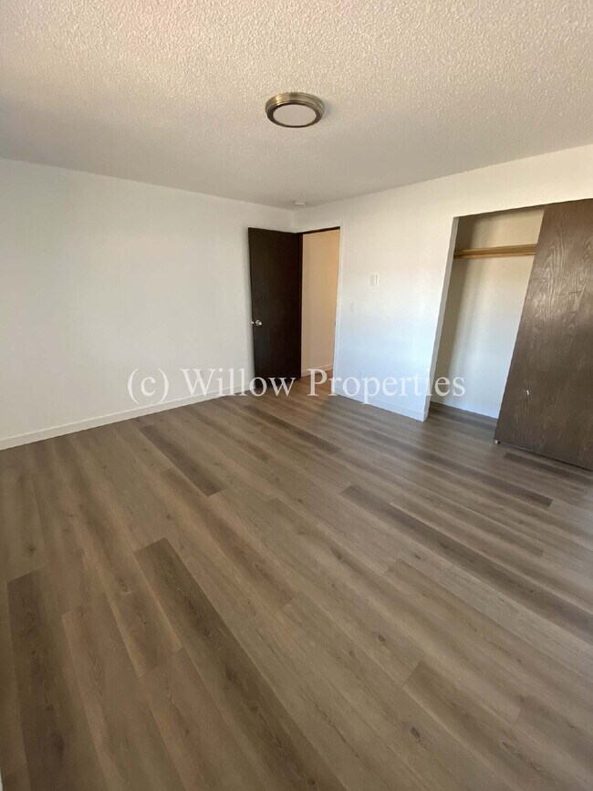 Building Photo - Two Bedroom Duplex