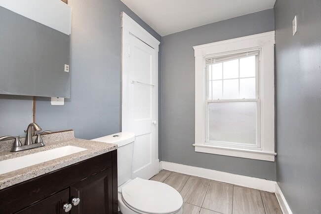 Building Photo - 2827 Avondale Ave