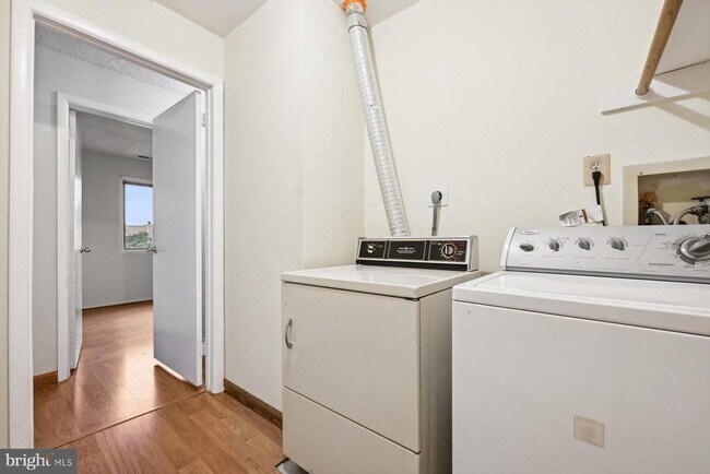 Building Photo - 1607 Aspen Dr