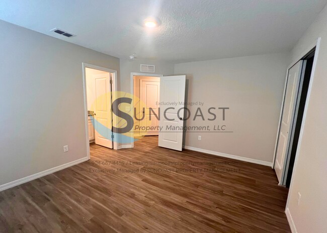 Building Photo - New Quad Community in Jacksonville!